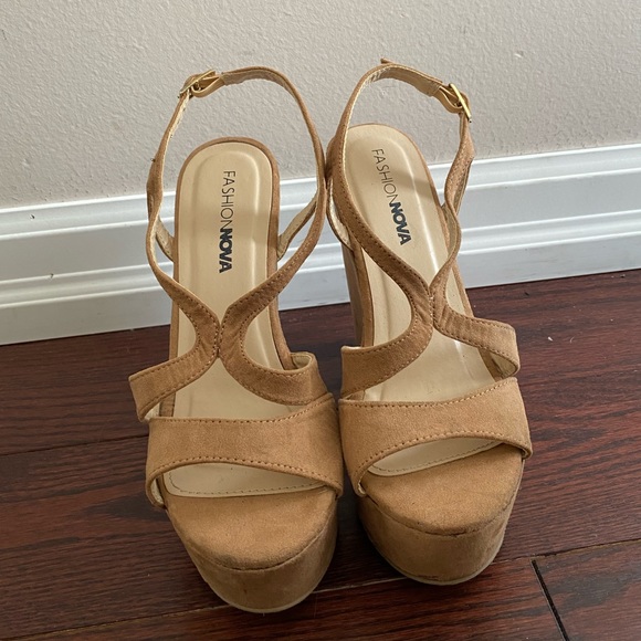 Tan suede wedges - Picture 2 of 4
